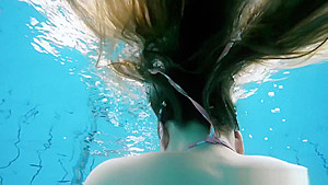 Sexy Girl Shows Magnificent Young Body Underwater