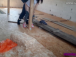 Sexy Wife Paid The Builder For Repair With Hot Sex