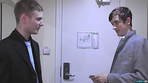 Shaun Arrives At The Perfect Time - Cody Reed & Shaun Mann