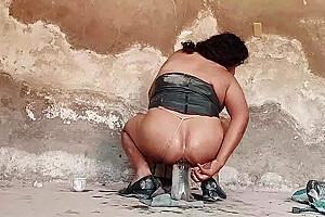 Shemale Elizabeth Breaks Her Ass With 1 5 Liter Bottle Extreme Anal Insertion