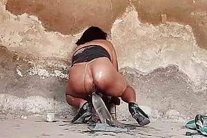 Shemale Elizabeth Breaks Her Ass With 1 5 Liter Bottle Extreme Anal Insertion