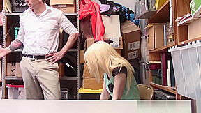 Shoplifting Step dad And Step daughter Were Caught