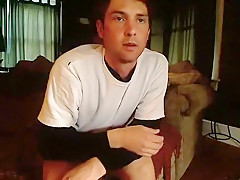 Skinny Twink Cums
