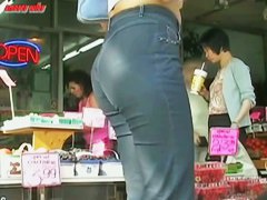 Slutty amateur brunette ass in jeans