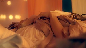 Spartacus Gods of the Arena E03 Paterfamilias Lucy Lawless and Jaime Murray