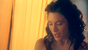 Spartacus Gods of the Arena E03 Paterfamilias Lucy Lawless and Jaime Murray