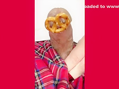 Sticky Mini-Pretzel