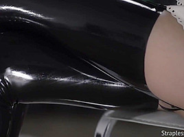 StraplessDildo E077