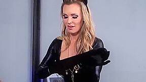Stunner lesbo Tanya Tate fiddles pussy with toys before oral