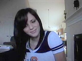 Sweet and sexy Karen Dreams fully naked on webcam
