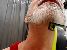 Teaching You to Shave - DADDY GIANT 8 - Richard Lennox