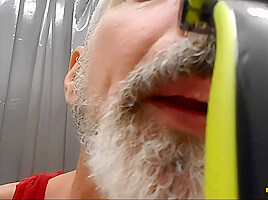 Teaching You to Shave - DADDY GIANT 8 - Richard Lennox