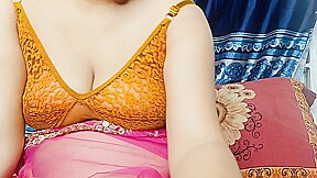 The Foreigners Wife Is Having Sex By Pulling Out The Juice From Her Pussy
