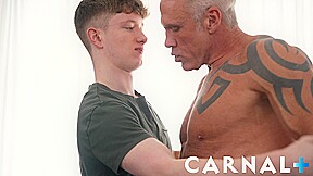 TwinkTop Twink Felix Maze pushes cock deep into beefy DILF