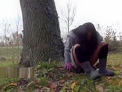 UK-Flashers - Chloe Lovettes public flashing and peeing
