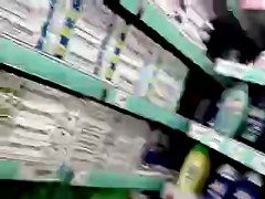 Upskirt in hipermarket