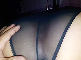 Venida dentro de su vagina con pantie abierta