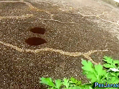 Very Hotness 18-year-olds Pee Outside