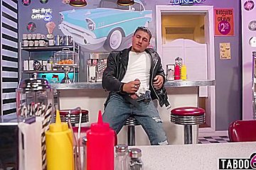Victor Ray And Anna Claire Clouds - Diner Waitress Shocked By Hung Client When He Masturbated
