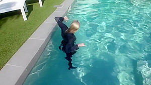 Wetlook pool strip in satin