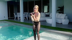 Wetlook pool strip in satin