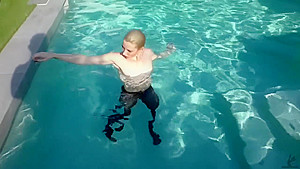 Wetlook pool strip in satin