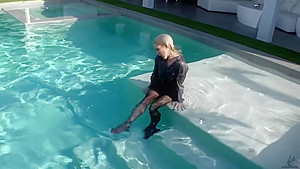 Wetlook pool strip in satin