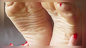 Women feet fetish lesbien