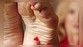 Women feet fetish lesbien