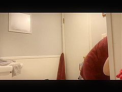 YOUNG BUSTY SPIED UPON 21
