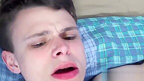 Young gay shoots cum after raw stepfamily penetration