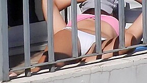 beautiful neighbor cameltoe
