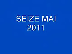 en petite culotte et bas blanc