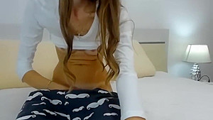 extraordinary cindy in top webcam girls do big to clothes-off w