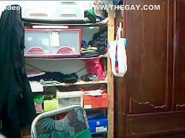 handsome sporty asian jock cam jerk off