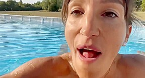 humm je vais vider tes couilles dans la piscine