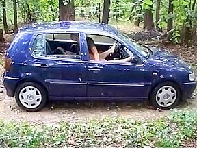 italian girl fuck outdoor in the car