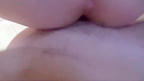 khi&ecirc_u d&acirc_m, Loan lu&acirc_n voi c&ocirc_ chi g&aacute_i ngon Nina Skye
