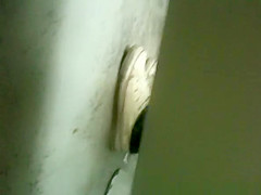 manages to film women pissing