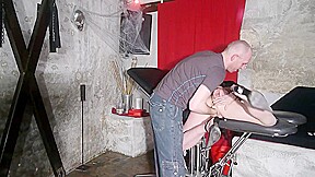 martinet fist et fessee pour salope soumise