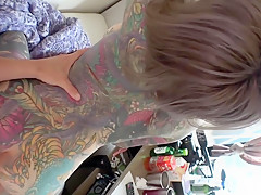 女性用風俗をやることか夢の全身tatooの凛さんか服を脱いた裸体を見たらむらむらして乳首や首筋を吸い濃厚なdキスて舌をませあわせ勃起したチホを愛くるしそうに舐める 13 Min With Rin Ouga And Taro Harajyuku