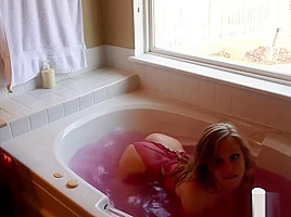 teen 18+ Girlfriend Fucked And Jizzed In Bath Tub