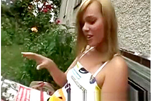 young blonde cgreetingsck love juiceed On In Public